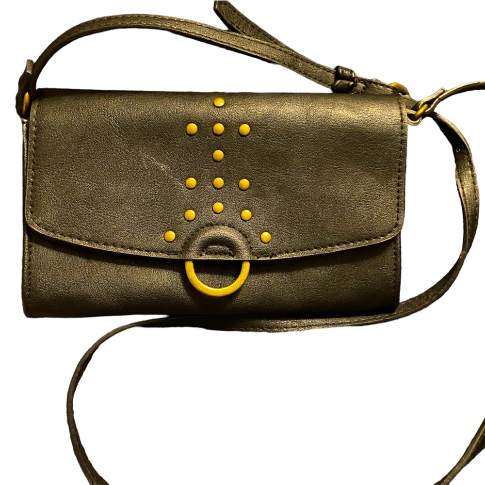 Gently used Universal Thread crossbody, black.